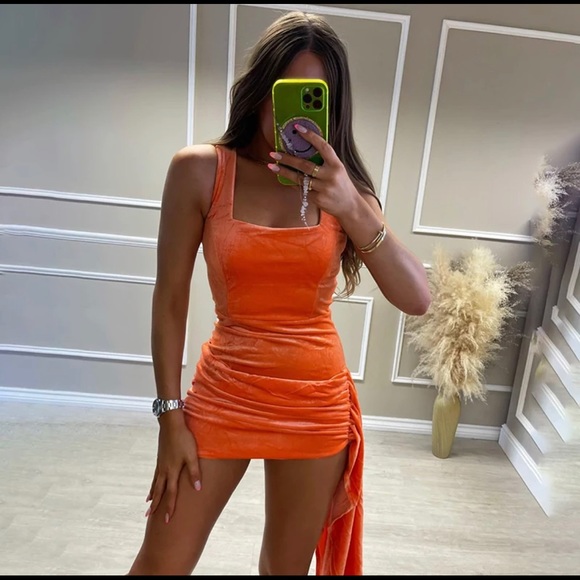 Fancy soft orange dress - Picture 5 of 5